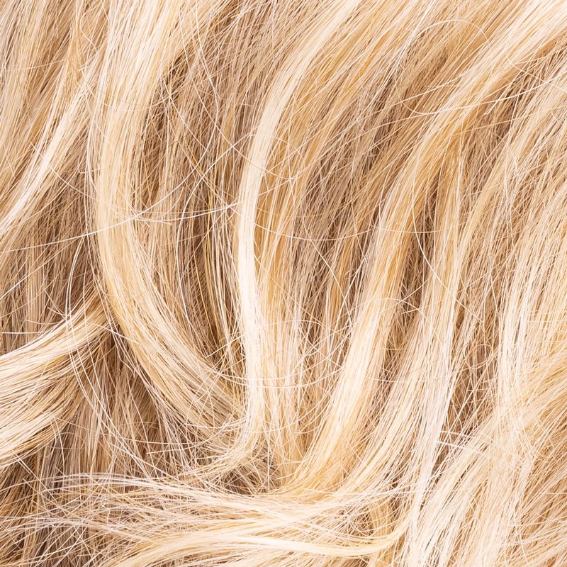 Sandyblonde Rooted